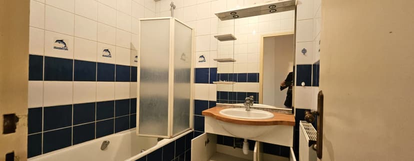 thumbnail of estate's photo