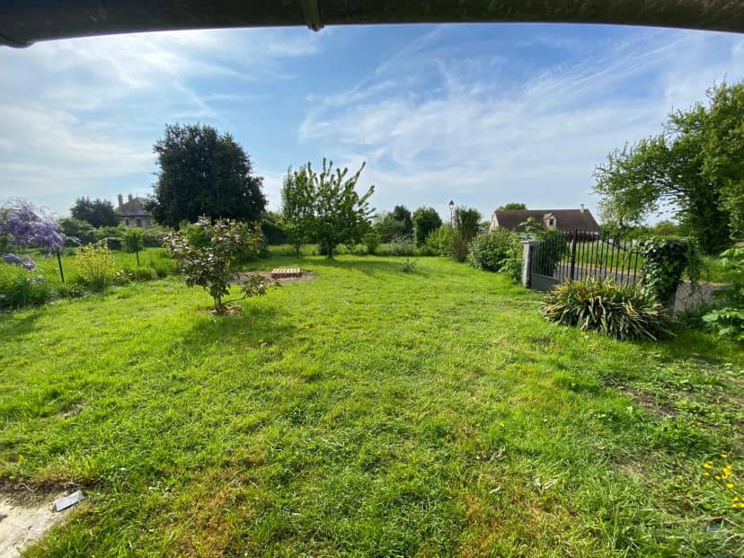 thumbnail of estate's photo