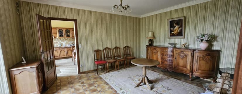 thumbnail of estate's photo