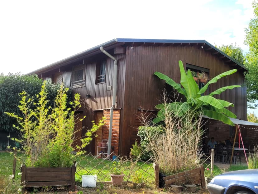 thumbnail of estate's photo