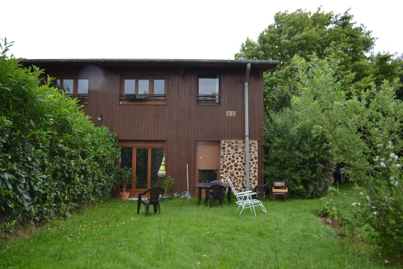 thumbnail of estate's photo