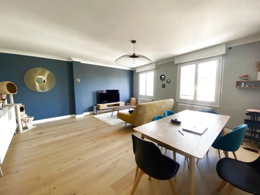 thumbnail of estate's photo