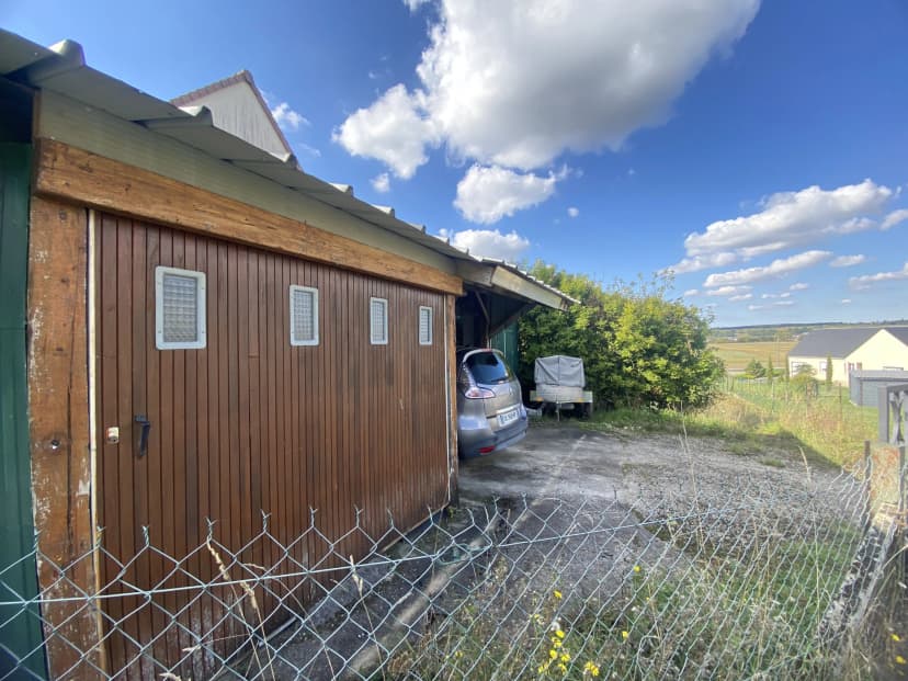 thumbnail of estate's photo