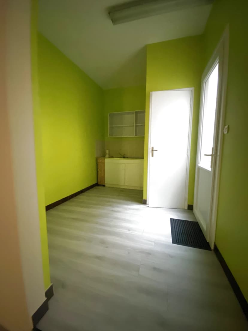 thumbnail of estate's photo