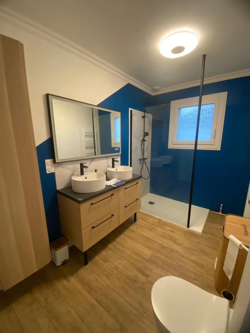 thumbnail of estate's photo