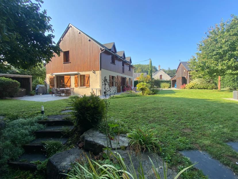 thumbnail of estate's photo