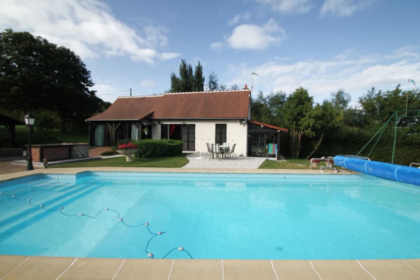 thumbnail of estate's photo