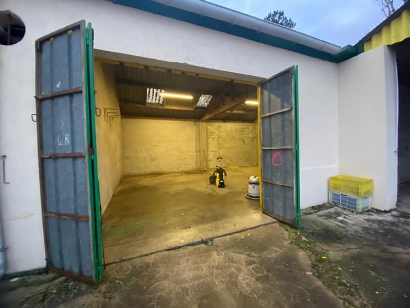 thumbnail of estate's photo