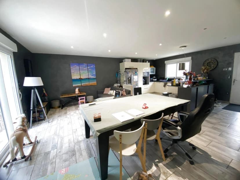 thumbnail of estate's photo