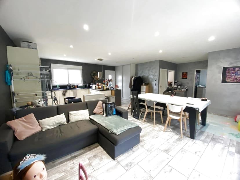 thumbnail of estate's photo